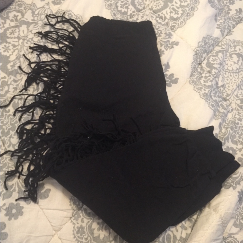 Kittenish fringe joggers Small